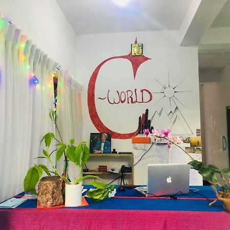 C- World Hotel Trincomalee Bagian luar foto